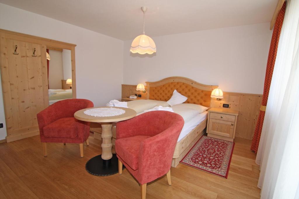 Hotel Talblick Ortisei Rum bild