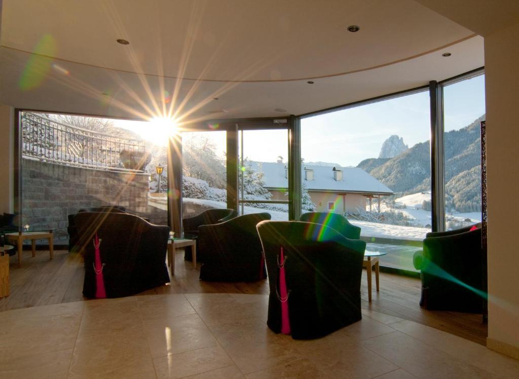 Hotel Talblick Ortisei Exteriör bild