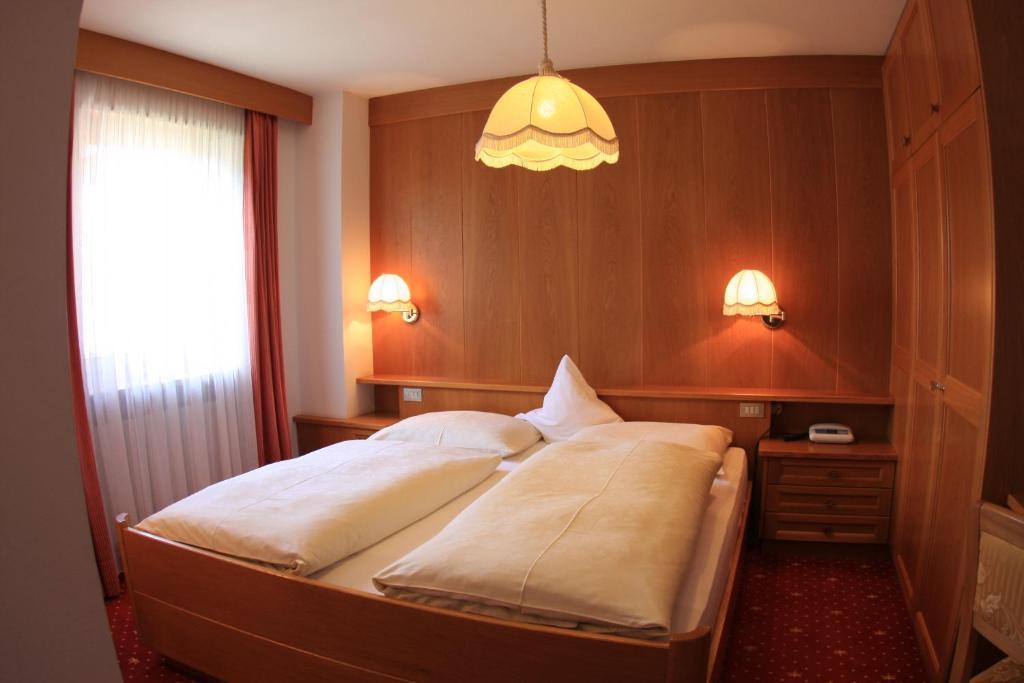 Hotel Talblick Ortisei Rum bild