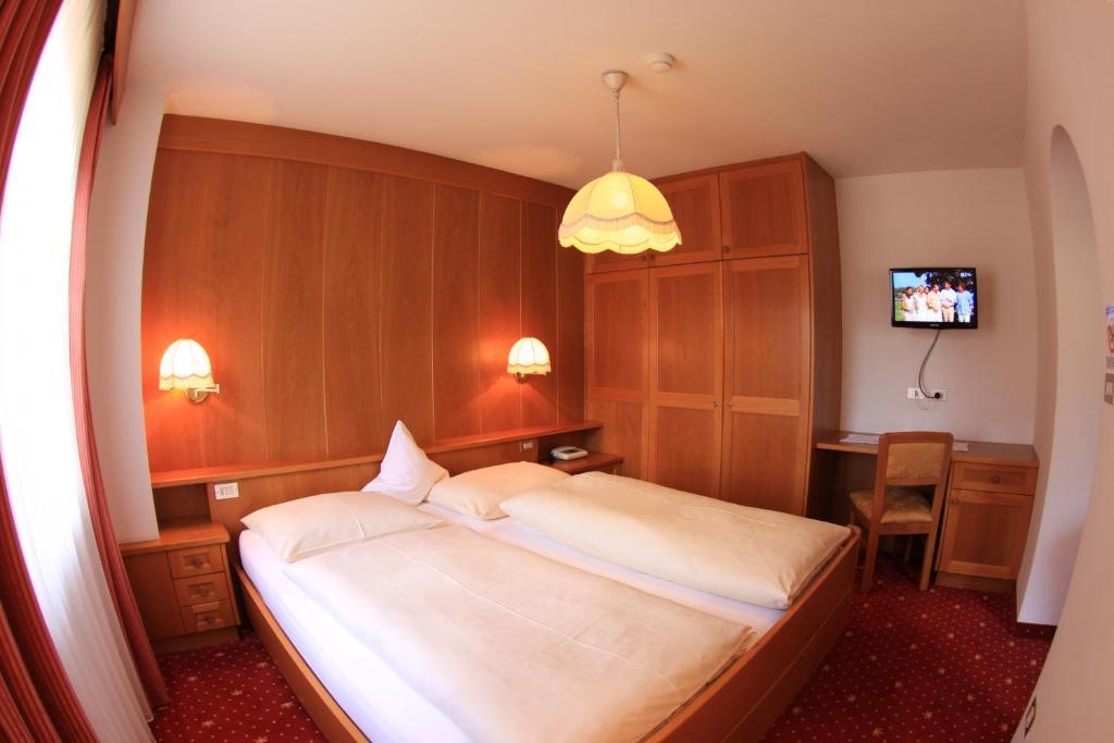 Hotel Talblick Ortisei Rum bild
