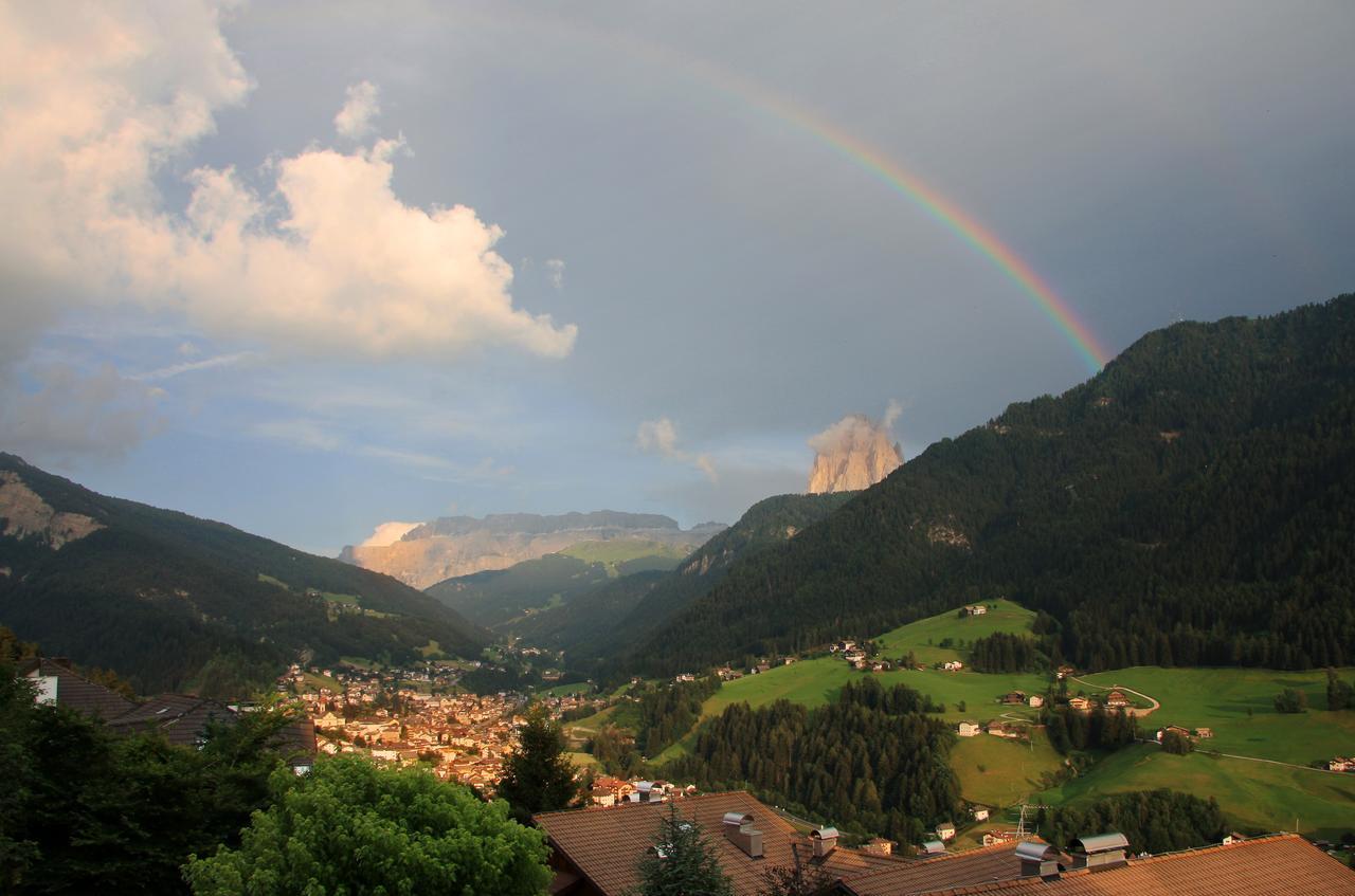 Hotel Talblick Ortisei Exteriör bild